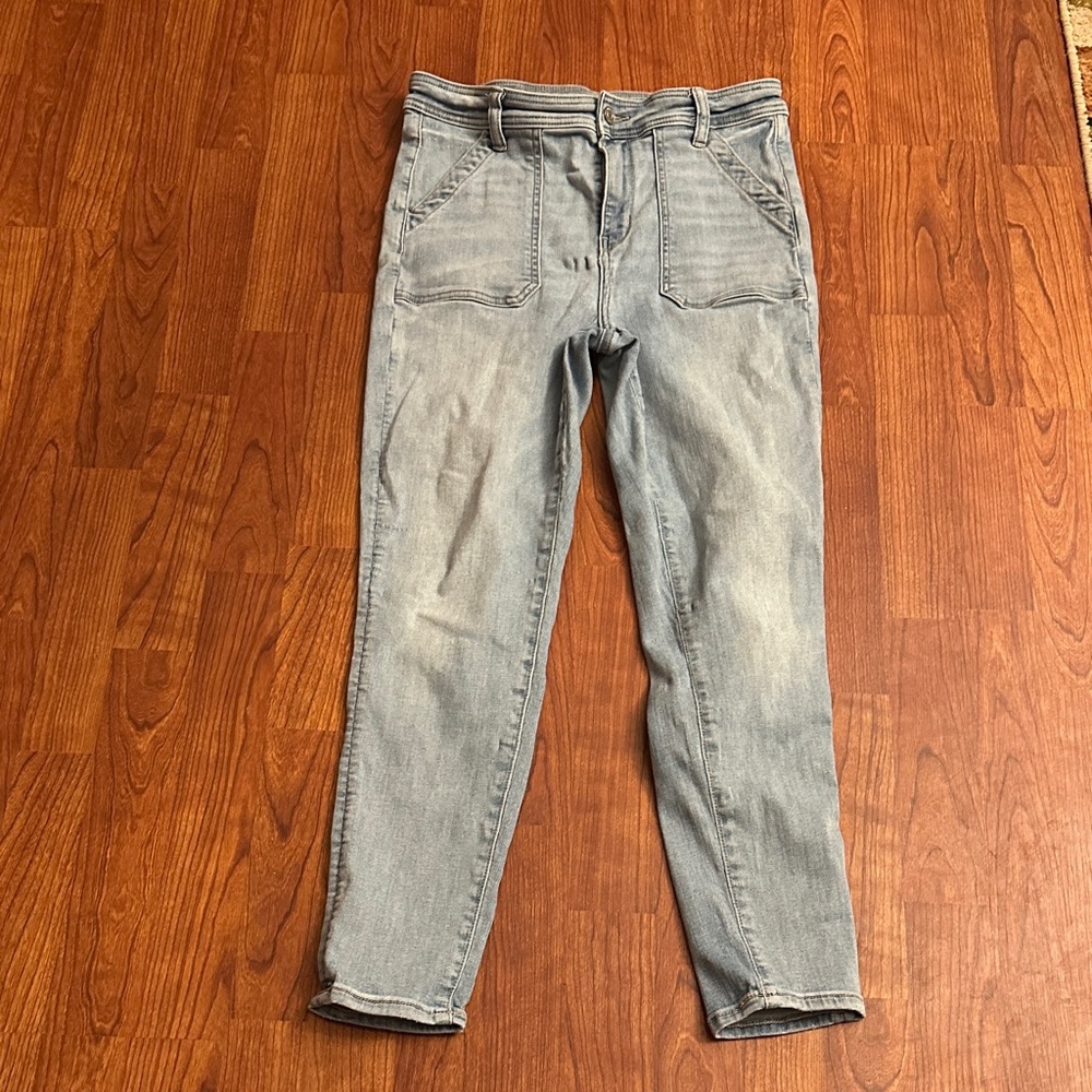 American Eagle Light Blue Jeans super high-rise jegging crop size 10